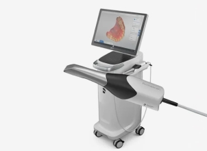 ブランシュ歯科Prime Scan口腔スキャナーで型取りなしに正確にスキャンするデジタル機器