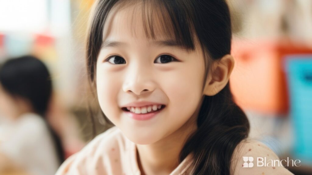 만 6~7세쯤이 되면 아래 앞니부터 영구치로 바뀌기 시작합니다.